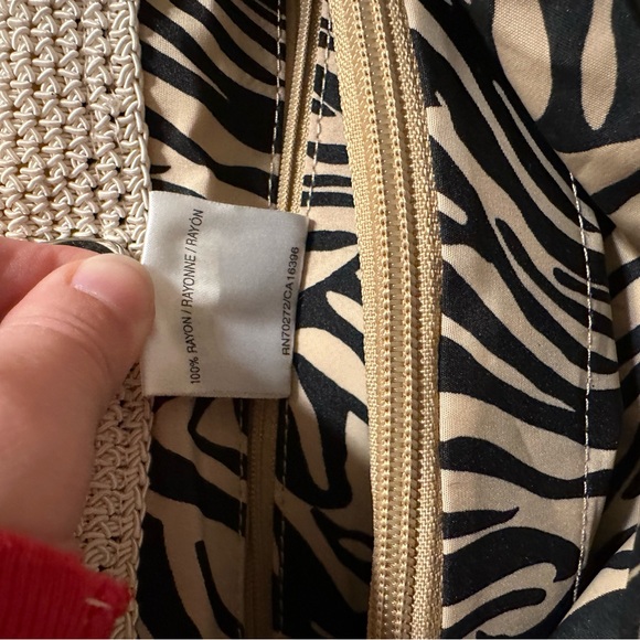 NWOT Liz Claiborne Cream Knit Bag - Picture 5 of 6